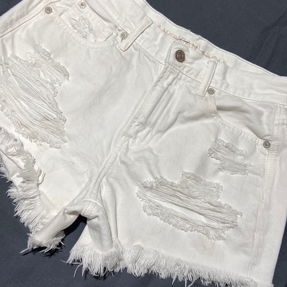 American Eagle Hi-Rise Festival MIDI Distressed White Shorts. Size 4. - Picture 3 of 8